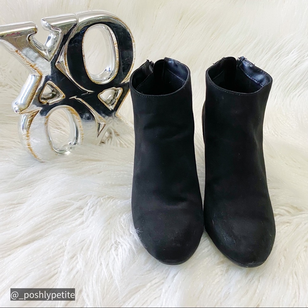 Black suede wedge bootie size 7W